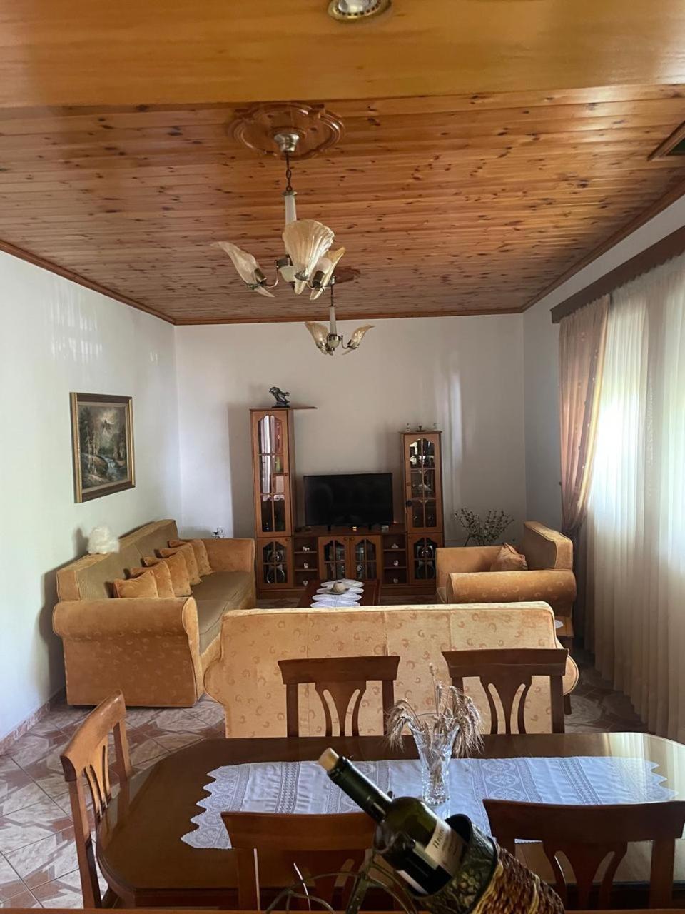 Apartament Elion Gjirokastra Zewnętrze zdjęcie