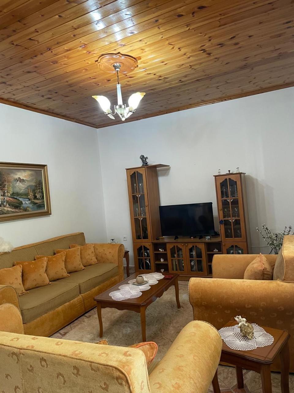 Apartament Elion Gjirokastra Zewnętrze zdjęcie